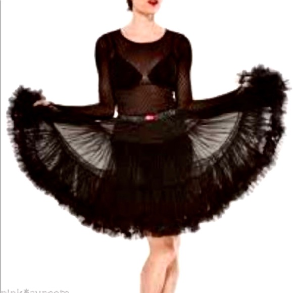 RARE BETSEY JOHNSON FULL CRINOLINE SKIRT WITH TAG